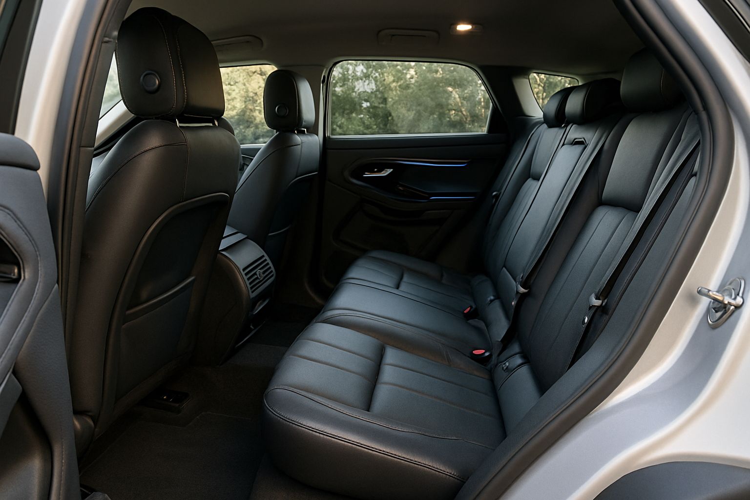 Land Rover Range Rover Evoque SUV (2019 onwards) photo 11 (exterior)