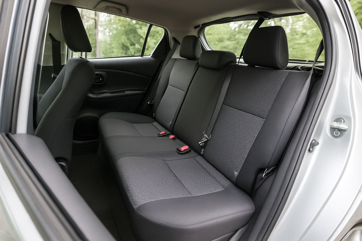 Toyota Yaris (2011 - 2020) photo 11 (exterior)